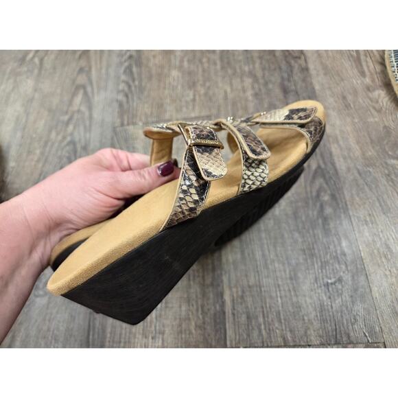 Vionic Orthotic Triple Strap Slide Wedge Sandals Heel Radia Snake Size 8 Shoes - Picture 6 of 9